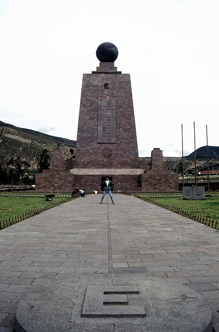 zAequator - Mitad del mundo